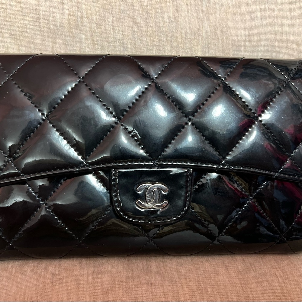 CHANEL Black Patent Quilted Wallet